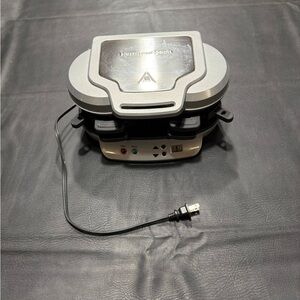 Hamilton Beach Silver and Black Egg Sandwich Maker